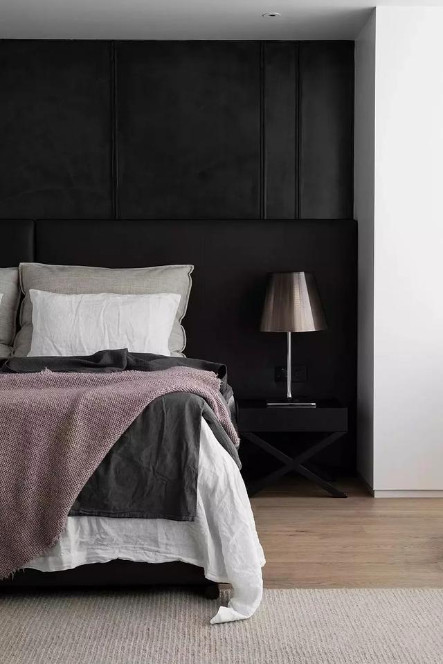 320㎡现代极简,黑与白的纯粹设计,简洁明亮、时尚大方