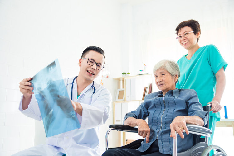 疾病|3万人调查数据：告知病情，癌症患者可能活得更久，你会怎么选？