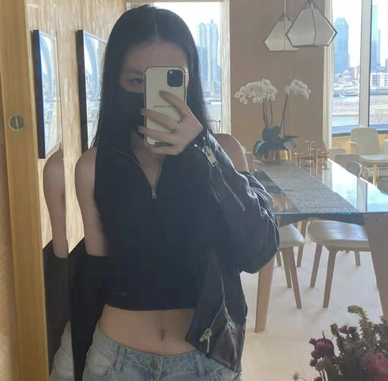 哈文|李咏妻女在美国生活安逸！哈文戴两钻戒紧搂女儿，法图麦身材高挑