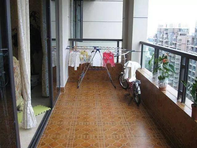 老公突发奇想把阳台改成淋浴房,有点乐趣,物业知道后上门了!