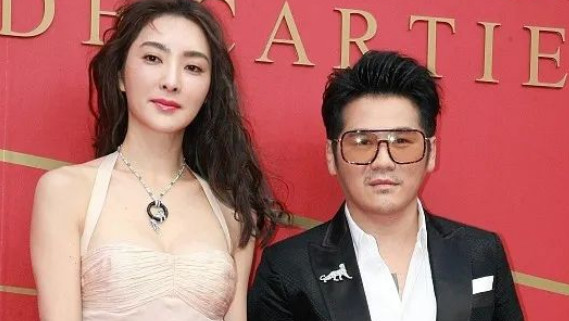 曹格|这回真离了！14年婚姻结束，网友一片叫好？！