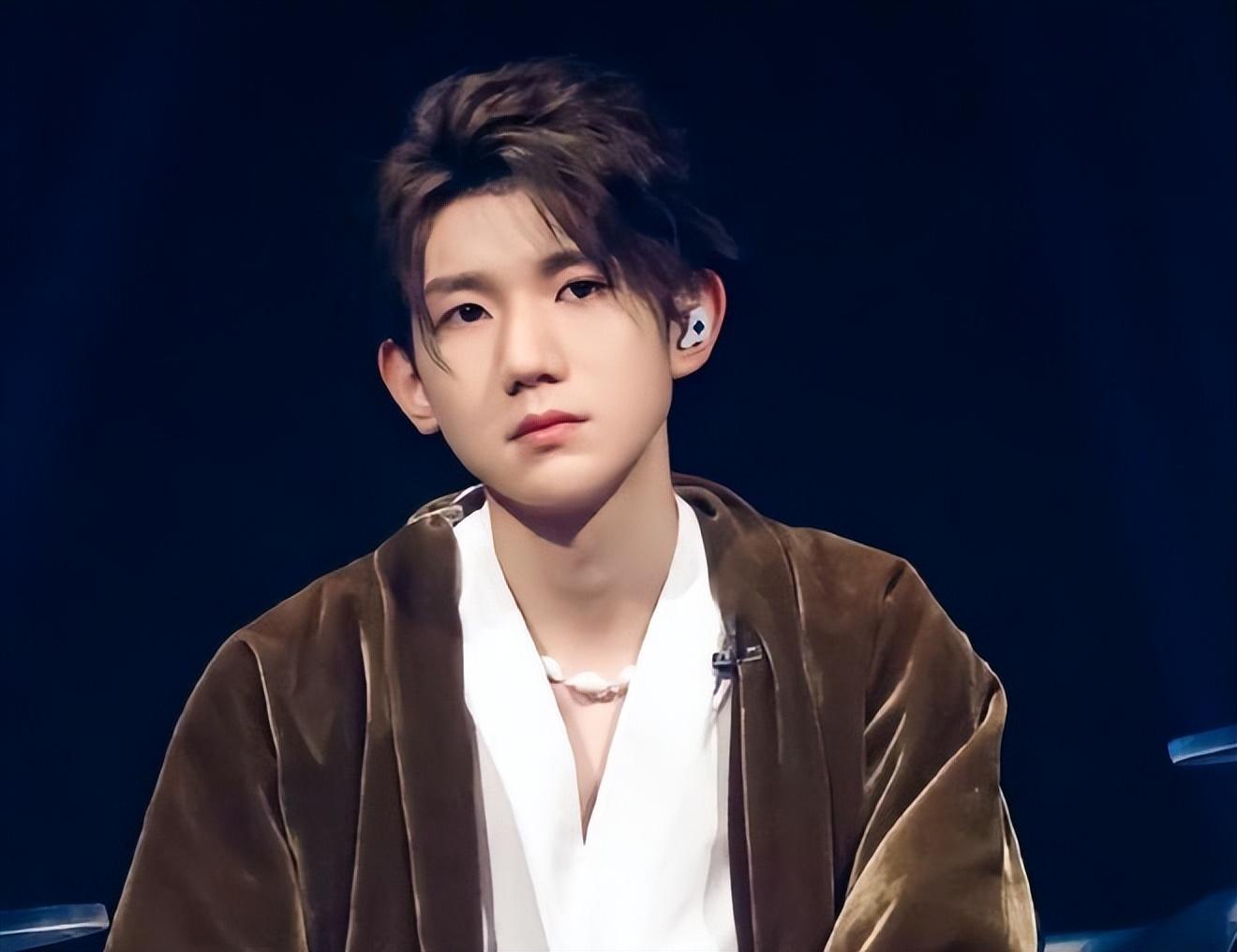 王源|如今当真是流量时代?一部代表作品都没有,却高高在上当评委!