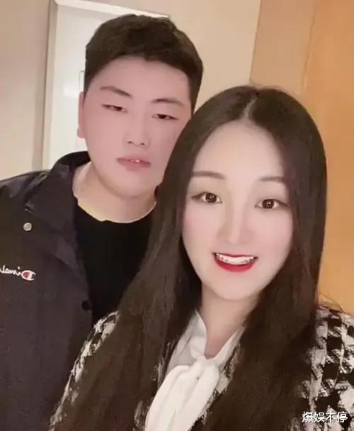 陈萌|陈萌恐成第2个陈亚男？婚纱照被爆出，女方表情满满嫌弃