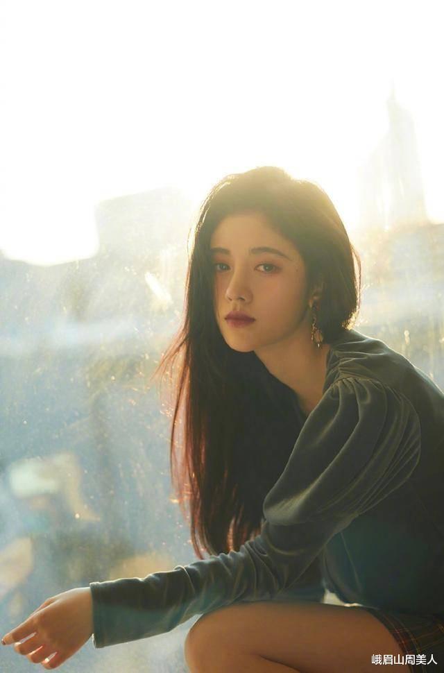 穿衣搭配|?身高不足158的女生,学鞠婧祎这样穿就对了!显高显腿长,还特洋气