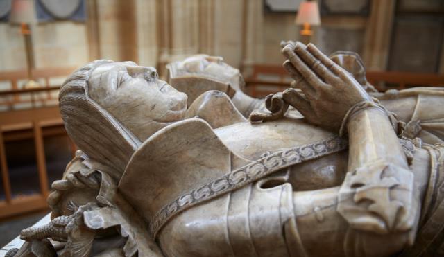 教堂|2018年,尤金妮公主在圣乔治教堂大婚,在婚礼上穿过她祖先的遗骸