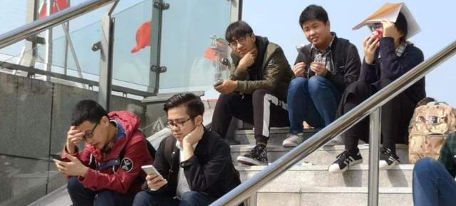 制造业|聪明的父母不会让儿女走歪路，这3种工作没前途，最好别让孩子碰