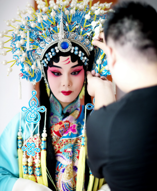 春节档|国家队玩cos的水准多高？豫剧公主吴素真变身花木兰，45岁气质绝了