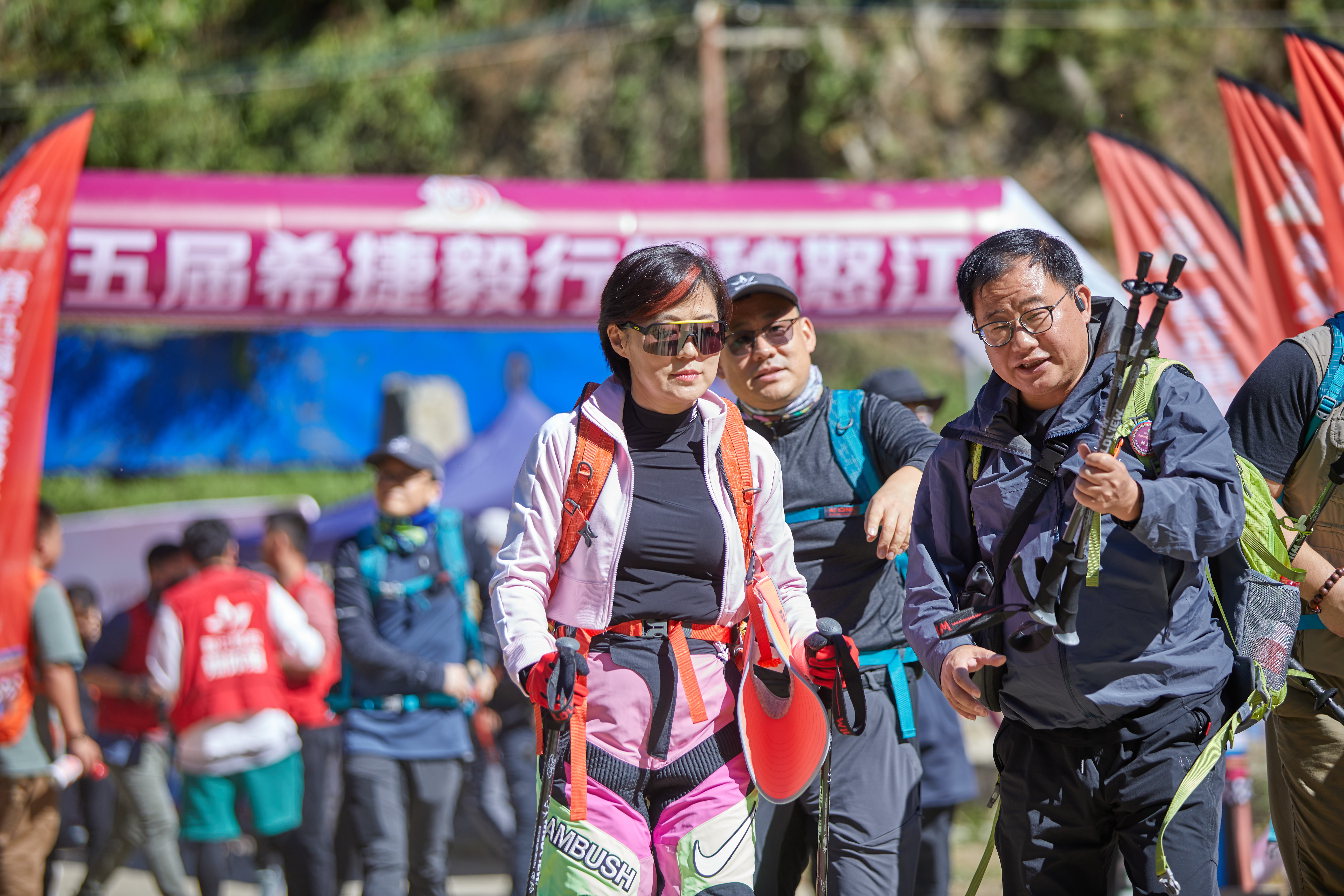 工业化|智行探索携手百余位知名企业家徒步云南怒江!