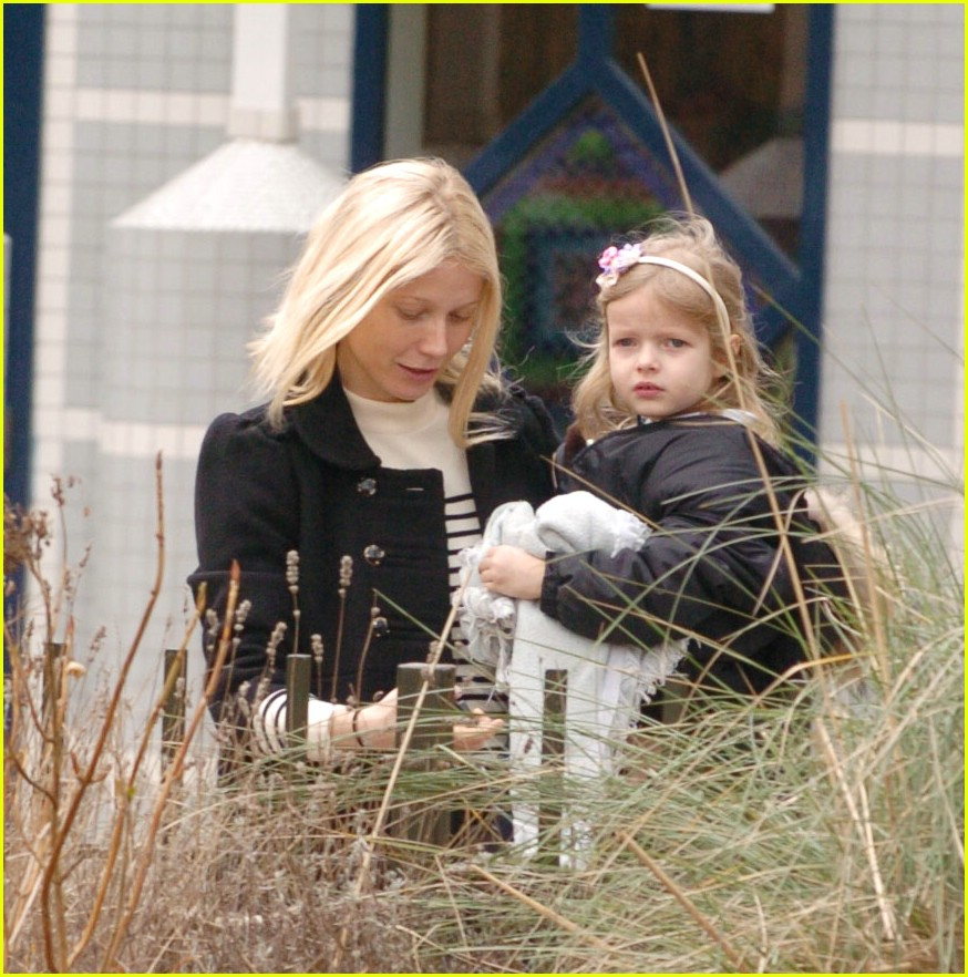 没长残!高颜值星二代近照曝光后,网友惊呼认不出:都长这么大了