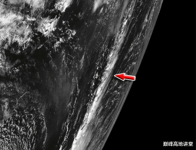 世界三大气象卫星对汤加火山成像,为何我们歪得很?与星下点有关