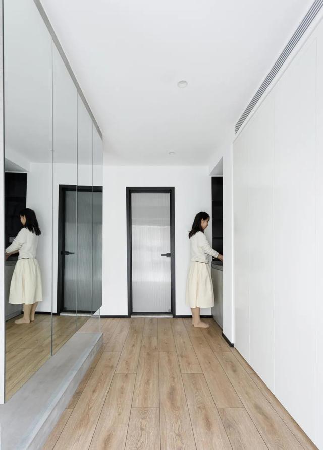 她家仅33㎡,却装出了“别墅范儿”,颜值与实用并存,太美了!