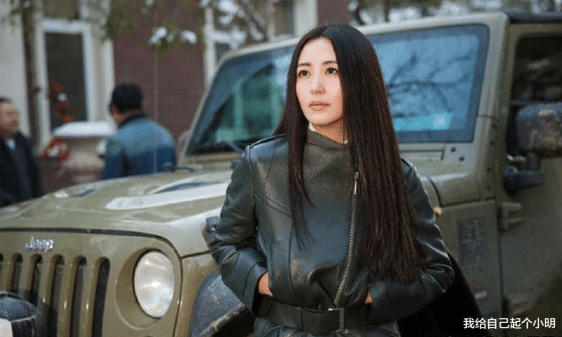 央视|17岁拍戏,25岁进央视,28岁怀孕丈夫成迷,现在儿子颜值超高!