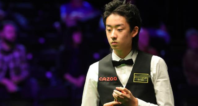 世锦赛|世锦赛，中国00后小将6-2，赢下德比战，一度因输给女选手受争议