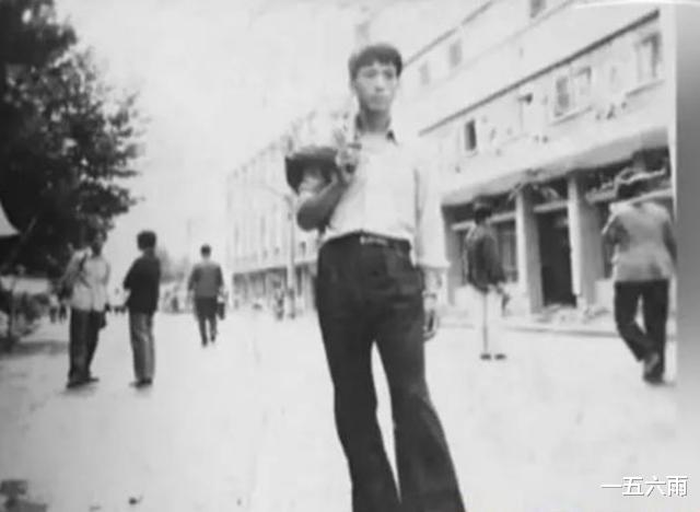 2015年,湖北女子为找失散25年的弟弟,竟打开父母棺材提取DNA