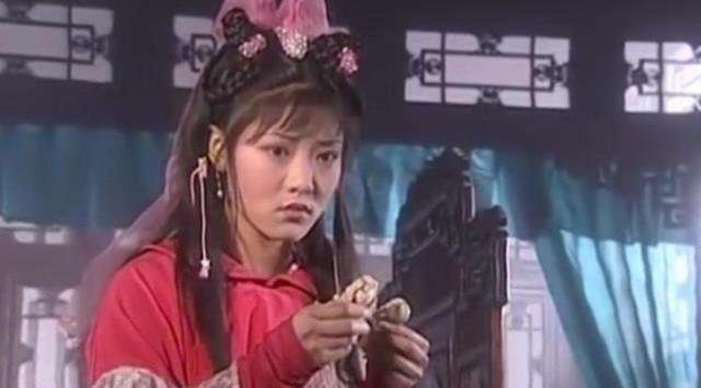 邓家佳|17岁的邓家佳，在《侠客行》中饰演侍剑，青涩可爱，差点没认出来