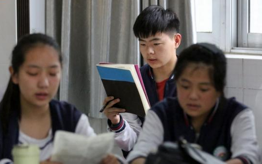 大学|文科分数线首次低于理科？高考难度或将“升级”，需注意