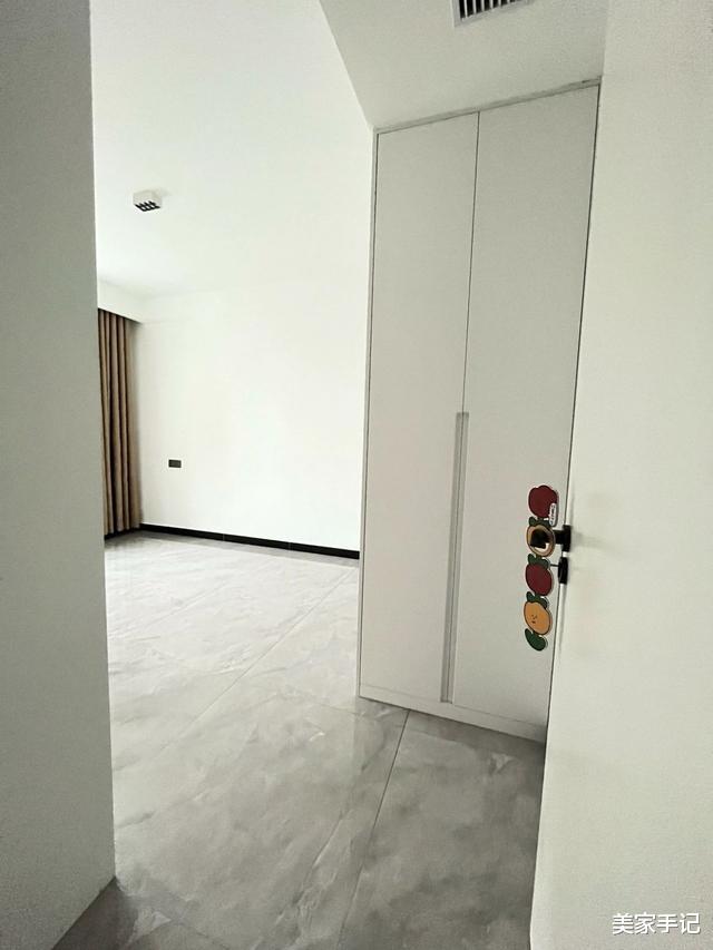 她家162㎡,一进门客厅就把我迷住!全屋时尚高级,挑不出毛病
