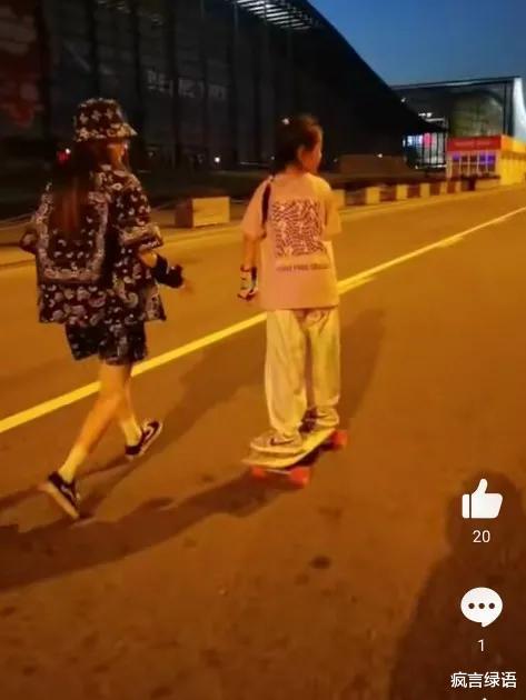 李小璐|看李小璐现在一心一意当好妈妈的样子,不知道她是否后悔过曾经的行为