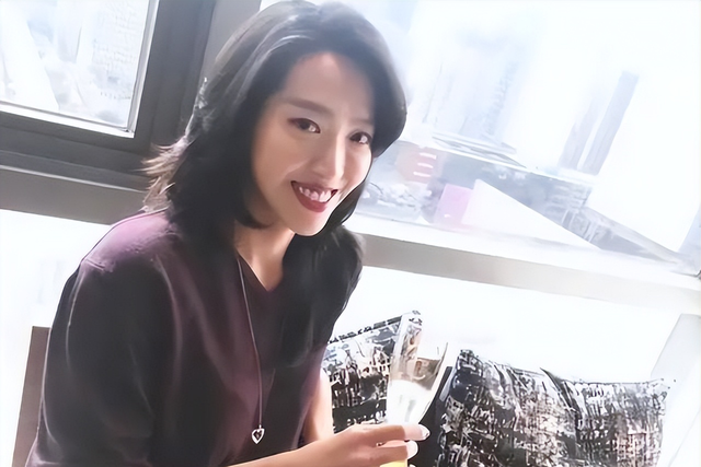 李立群|李立群女儿李元元：初恋给了黑人，32岁婚姻问题成父亲的烦恼