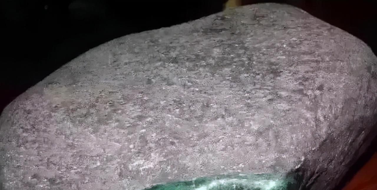 翡翠手镯|富婆们的特殊偏好：为啥都对这件东西情有独钟？