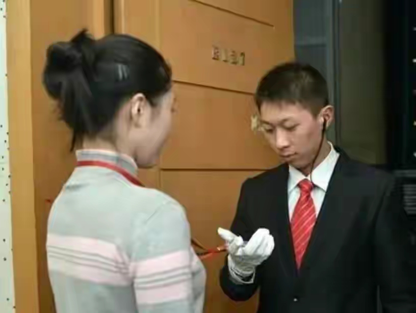 央视春晚|原来还有一支专门保卫春晚的部队，看了这么多年春晚你发现了吗