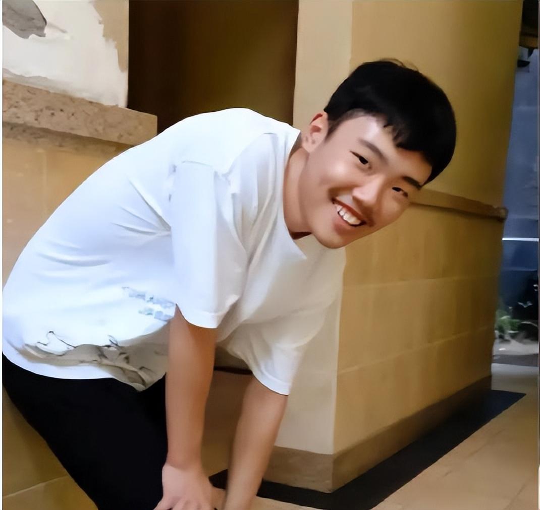 胡鑫宇离奇失踪1个月后:搜救犬发现新的线索,被动失踪可能性比较大