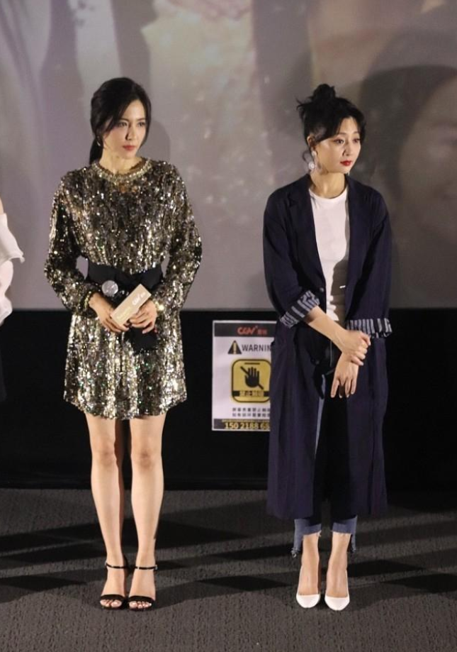 殷桃|曾黎和殷桃年龄只差3岁，气质差距太明显，一个青春时髦一个老态尽显