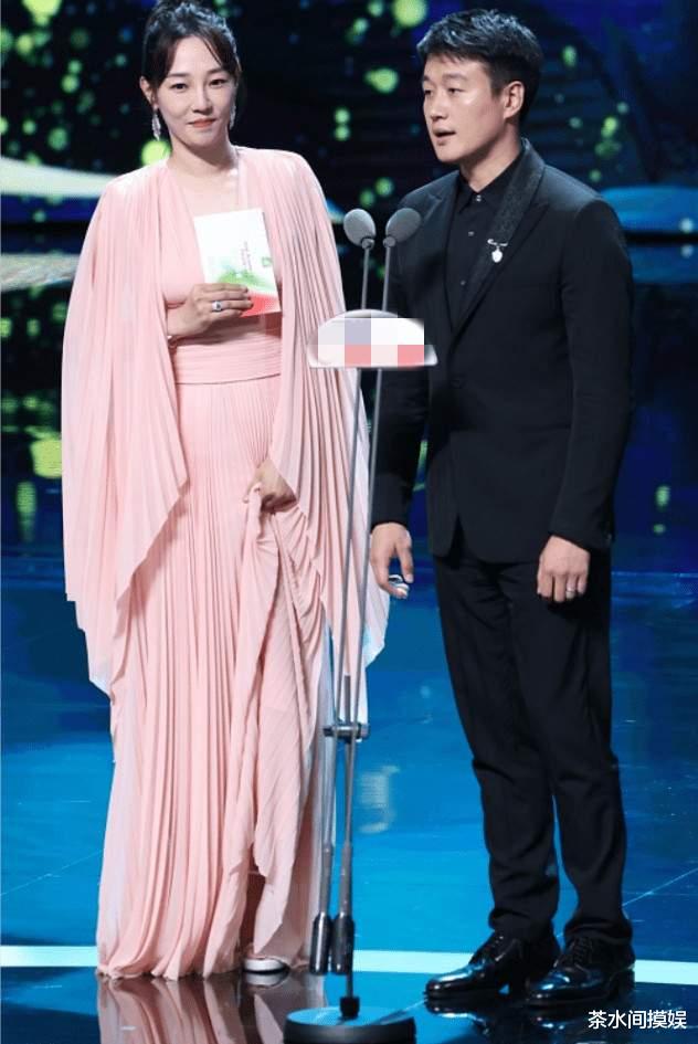 秦岚|高颜值也难驾驭粉色!杨幂胖20斤,刘涛变五五分,刘嘉玲扮嫩失败