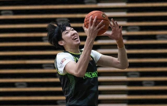 深圳男篮|周琦谈下赛季计划，顾全2年顶薪续约深圳队，贺希宁确定留队