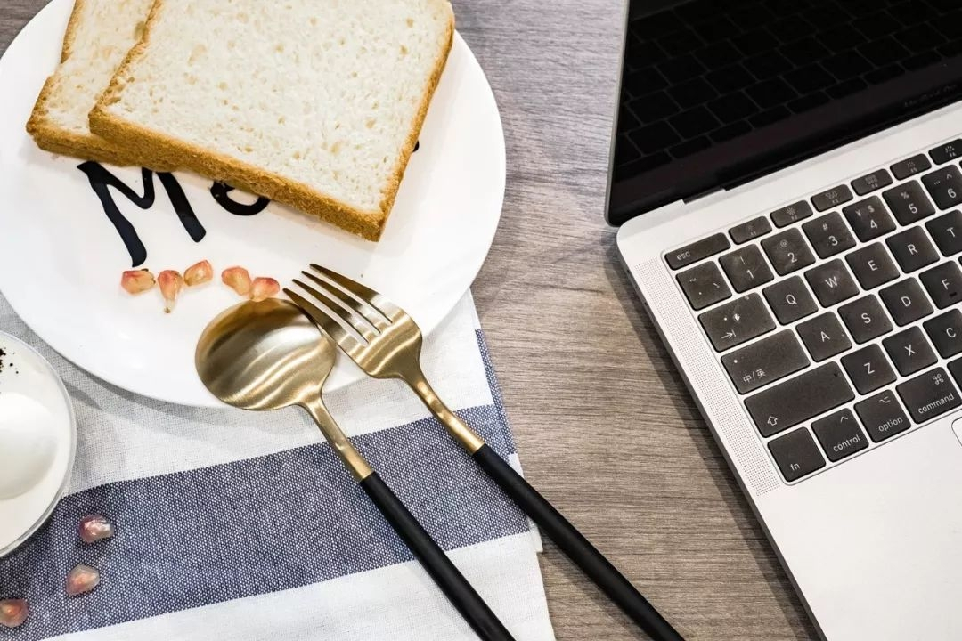 35㎡简约北欧风单身公寓,美观大气,卧室秒变休闲区