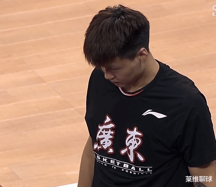 赵睿|神剧情！赵睿遭韩德君肘击伤退，休息12分钟王者归来，造19-4翻盘