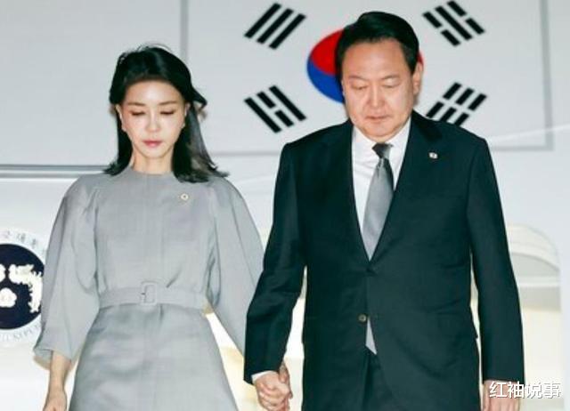 韩国|韩国第一夫人脸垮了,脸蛋成功抢镜了,根本扛不住外媒高清镜头