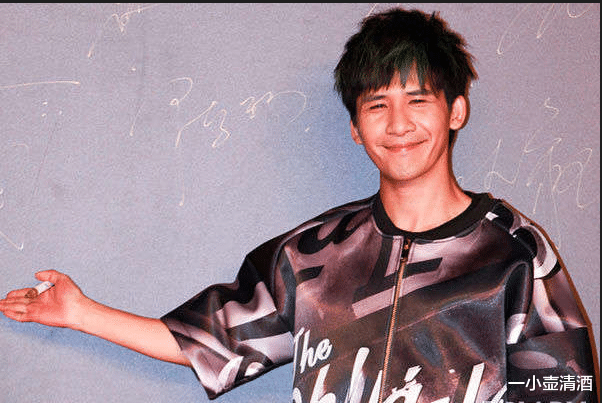 春晚|大张伟春晚“尴尬”上热搜，拒绝黄小蕾选择经纪人，他是否清醒？