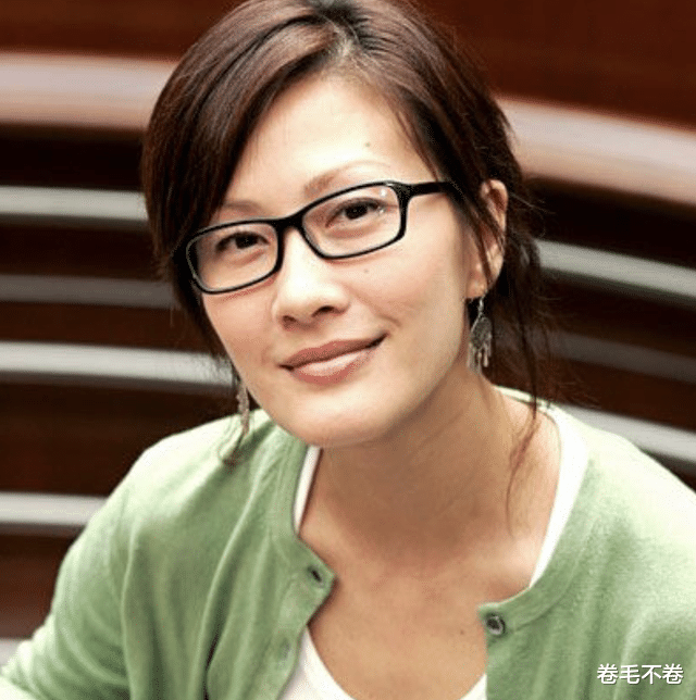 黄圣依|“大长脸”也好看的8位女星，个个明艳大气，高级感十足