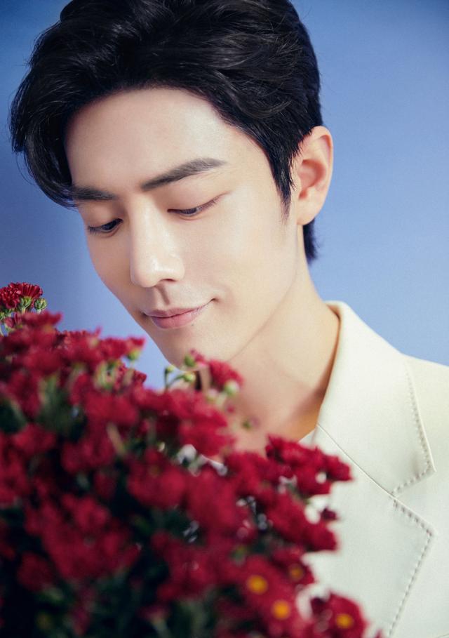 肖战|《余生》指数2.855，再创新高！肖战旧照流出，尽显旖旎淡雅