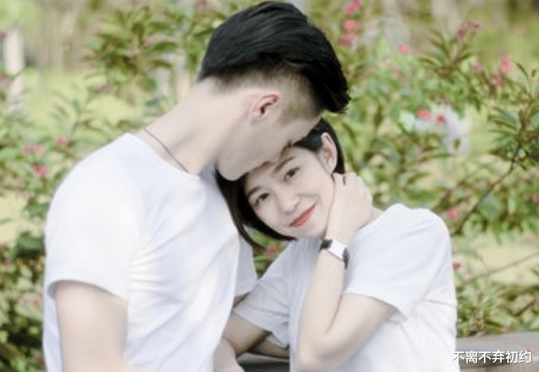 成都 “裸嫁穷男友,新婚当日看到小姑子朋友圈”没100万我不进这个门