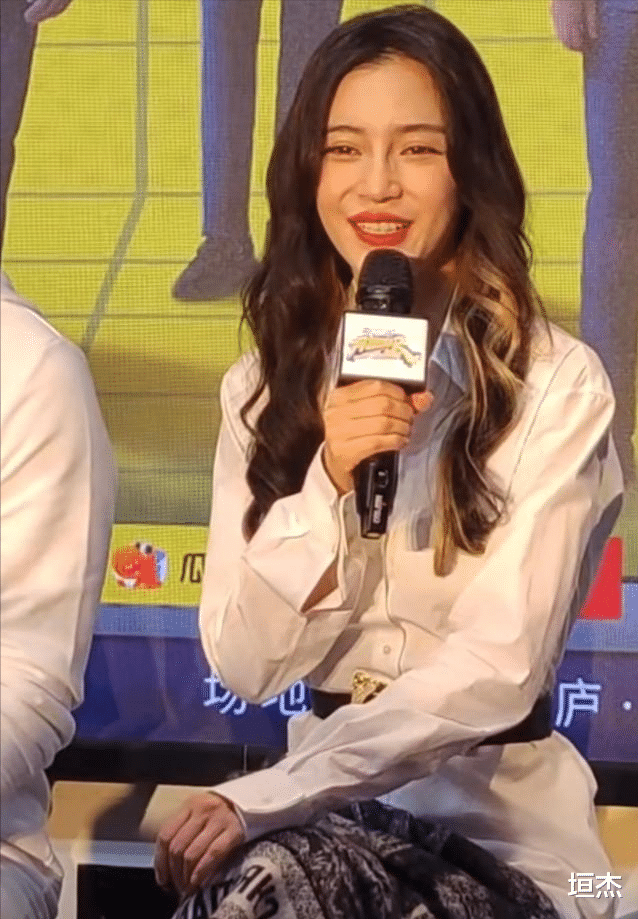 生图|痘痘脸、赘肉、五五分！生图里的“女神”明星，都因“照骗”翻车