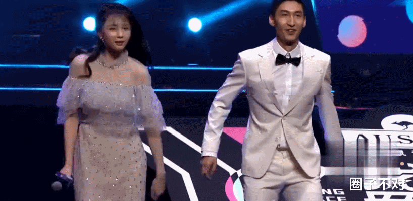 宕机|张嘉益因“不死癌症”弯下了腰,挺直的却是演技,新剧播放破15亿