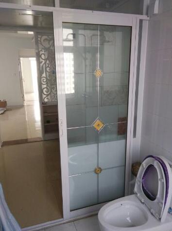 给婆婆18万，新房被装修成这样，电视墙辣眼睛，当场就翻脸了！