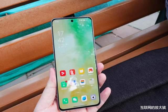 OPPO|别买，太贵了，OPPOReno8系列还在玩高价低配？