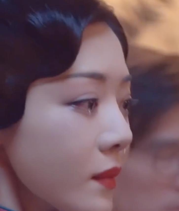 邓家佳|打败汤唯，碾压袁泉，恩爱15年却突然宣布离婚：恭喜，终于轮到她红了！