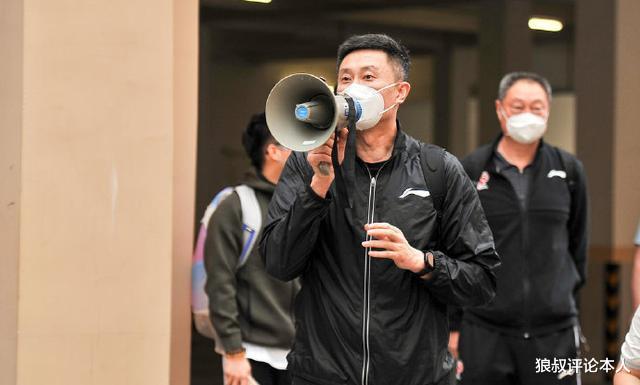 广东男篮|正式回归！广东重返东莞人气火爆，杜锋安抚球迷，标语太贴心
