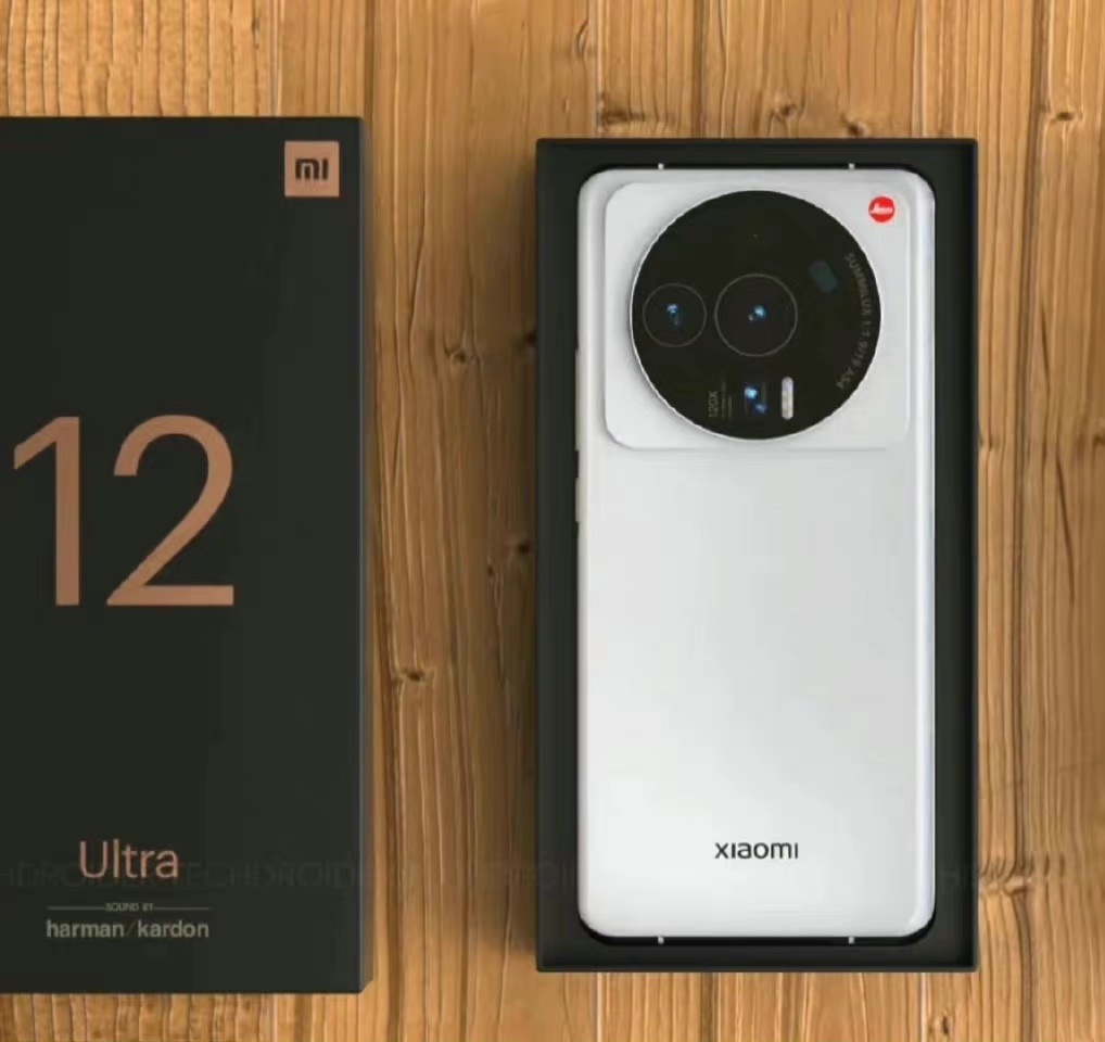 小米科技|小米12 Ultra再曝光，支持67W快充+5000毫安电池，疑似样张亮相