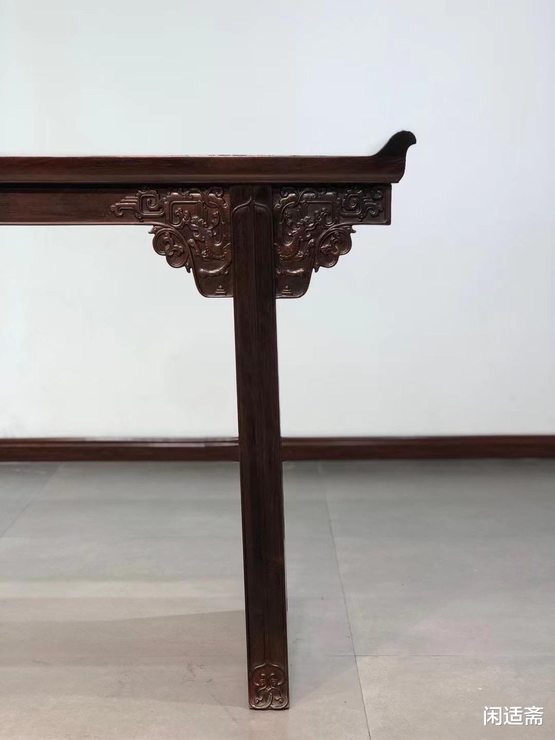 雕刻|古朴庄重，大红酸枝，螭龙纹翘头案