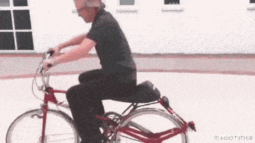 00后|耳机戴多了，耳朵好痛，而且里面还有液体，怎么办？