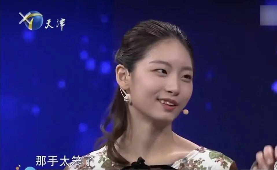 生下双胞胎后,丈夫提出离婚,她用一己之力,将脑瘫女儿送进名校