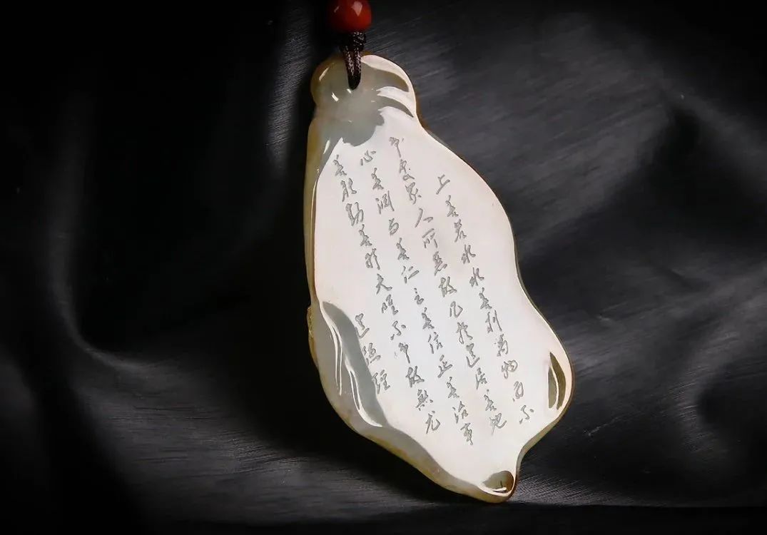 翡翠|翡翠就要这样玩！玉不琢不成器，利用黄雾巧雕的悟道题材，呈现极致的惮意！