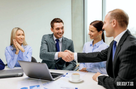 高跟鞋|职场女性为什么不得已穿高跟鞋？