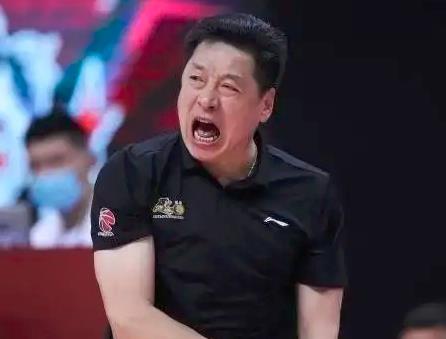 李春江|李春江挖了杜锋墙角，杨鸣却另起炉灶，辽篮迎来强援助阵