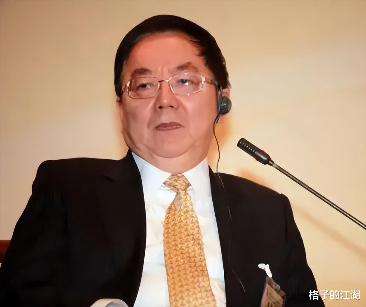 从“何不食肉糜”到“言论自相矛盾”:专家是如何沦为贬义词的?